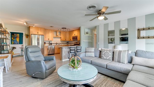 6904 9TH AVENUE NW, Bradenton, FL 34209