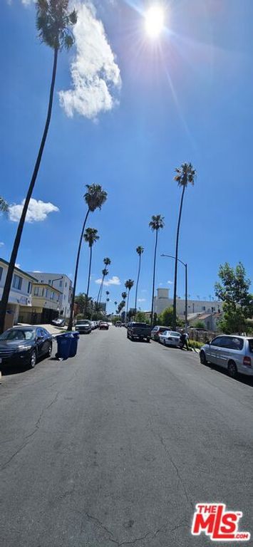 Image 5 of property listing at 178 N Mariposa Avenue, Los Angeles, CA 90004