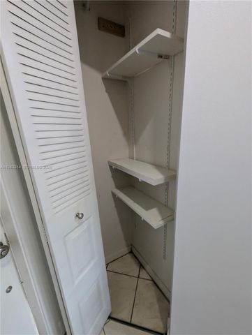 6551 NW 170th Ter, Hialeah, FL 33015