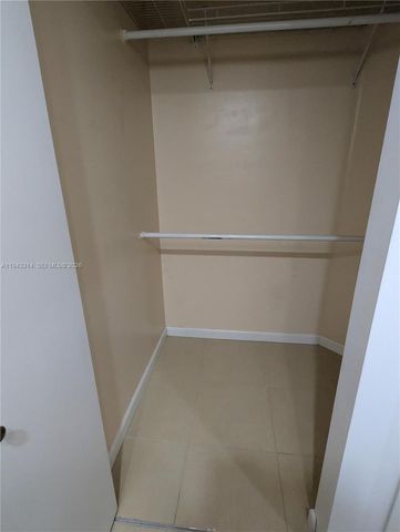 6551 NW 170th Ter, Hialeah, FL 33015