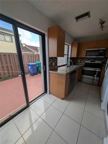 6551 NW 170th Ter, Hialeah, FL 33015