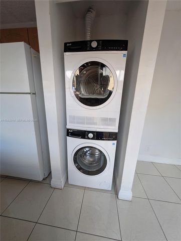 6551 NW 170th Ter, Hialeah, FL 33015