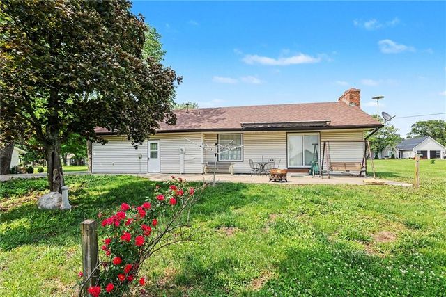 104 Walker Drive, Wellsville, KS 66092