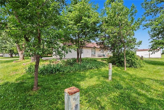 104 Walker Drive, Wellsville, KS 66092