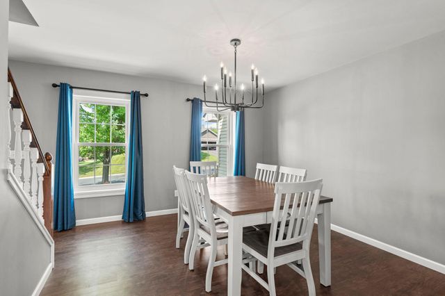 1801 Valley Ridge Trail S, Chanhassen, MN 55317