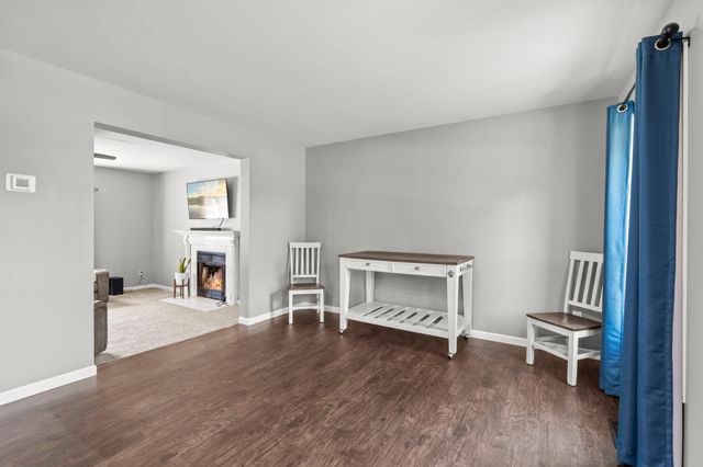 1801 Valley Ridge Trail S, Chanhassen, MN 55317