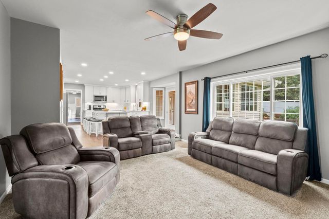 1801 Valley Ridge Trail S, Chanhassen, MN 55317