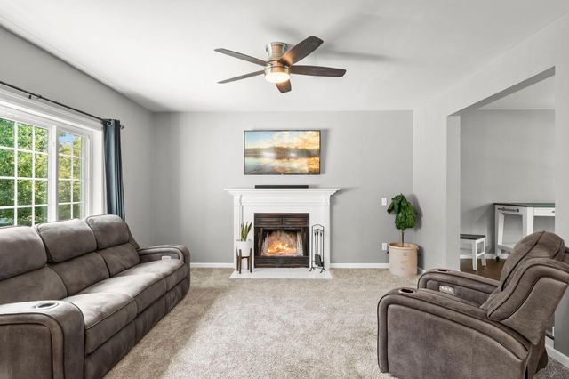 1801 Valley Ridge Trail S, Chanhassen, MN 55317