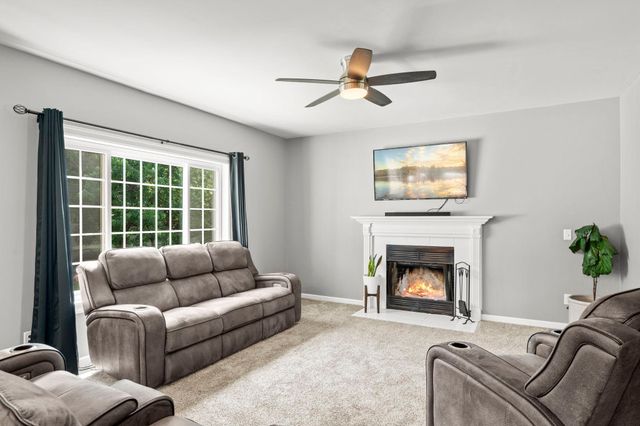 1801 Valley Ridge Trail S, Chanhassen, MN 55317