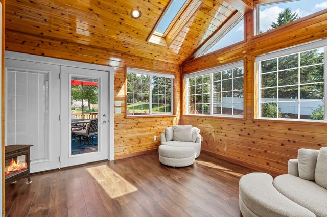 1801 Valley Ridge Trail S, Chanhassen, MN 55317