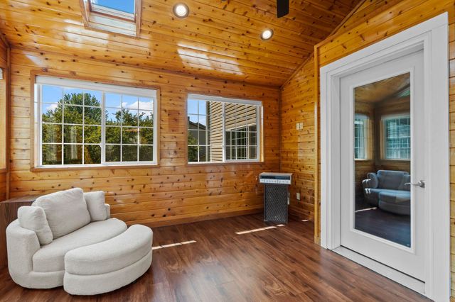 1801 Valley Ridge Trail S, Chanhassen, MN 55317