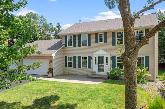 1801 Valley Ridge Trail S, Chanhassen, MN 55317