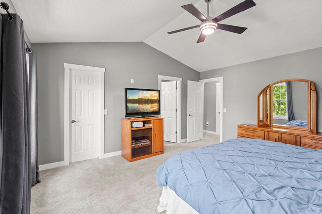 1801 Valley Ridge Trail S, Chanhassen, MN 55317