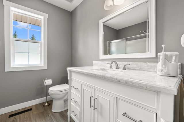 1801 Valley Ridge Trail S, Chanhassen, MN 55317