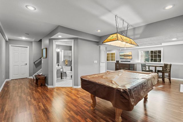 1801 Valley Ridge Trail S, Chanhassen, MN 55317