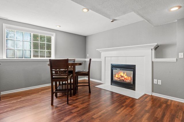 1801 Valley Ridge Trail S, Chanhassen, MN 55317