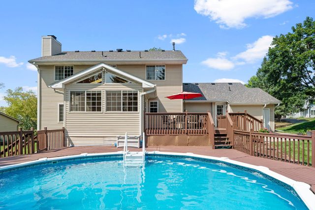 1801 Valley Ridge Trail S, Chanhassen, MN 55317