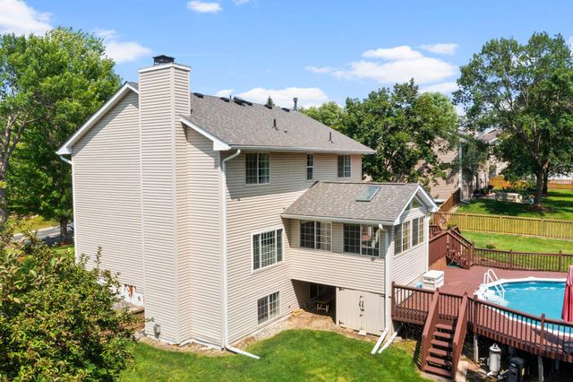 1801 Valley Ridge Trail S, Chanhassen, MN 55317