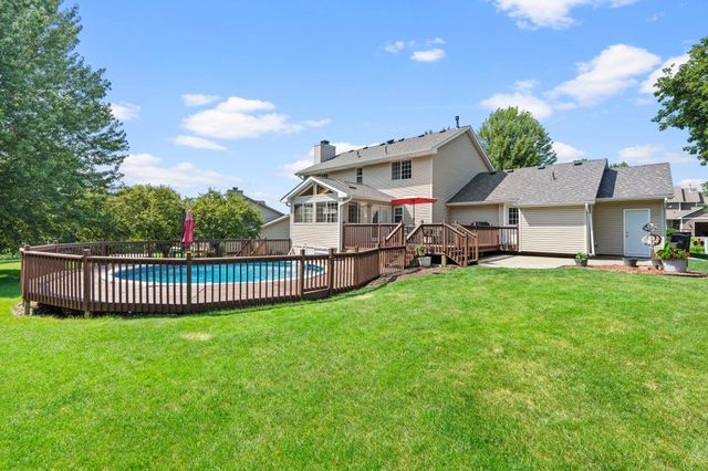 1801 Valley Ridge Trail S, Chanhassen, MN 55317