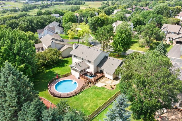 1801 Valley Ridge Trail S, Chanhassen, MN 55317