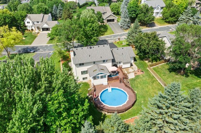 1801 Valley Ridge Trail S, Chanhassen, MN 55317
