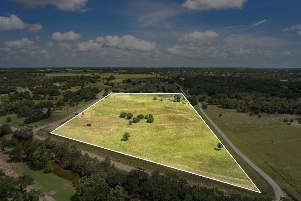 680 County Road 285, Liberty Hill, TX 78642