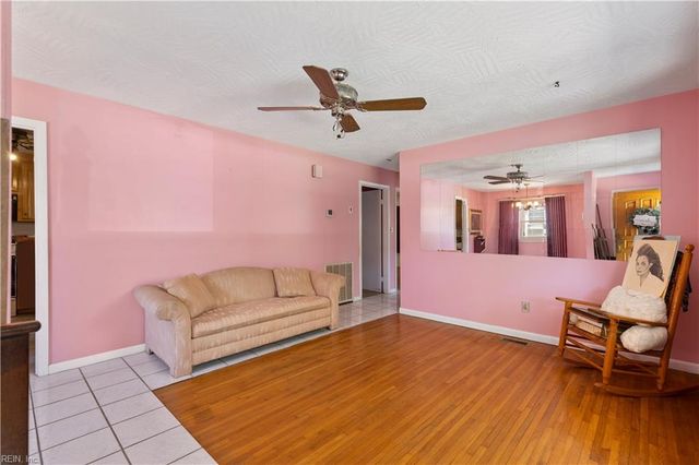 121 Settlers Landing RD, Hampton, VA 23669