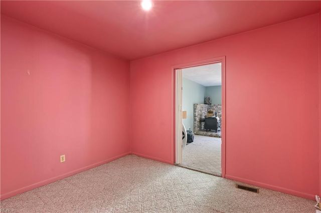 121 Settlers Landing RD, Hampton, VA 23669