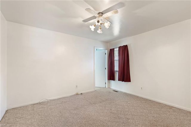 121 Settlers Landing RD, Hampton, VA 23669