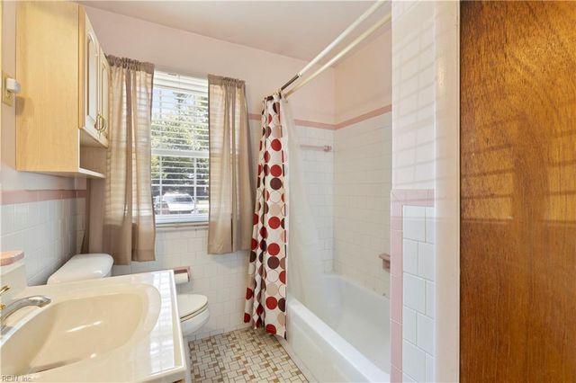 121 Settlers Landing RD, Hampton, VA 23669