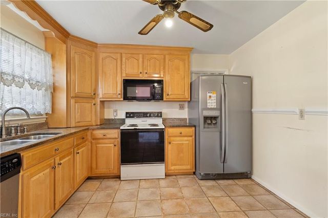 121 Settlers Landing RD, Hampton, VA 23669