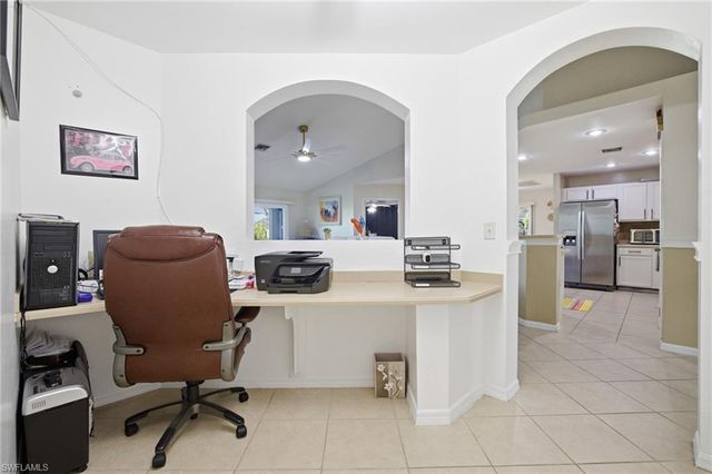 1112 SW 9th CT, Cape Coral, FL 33991