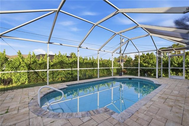 1112 SW 9th CT, Cape Coral, FL 33991