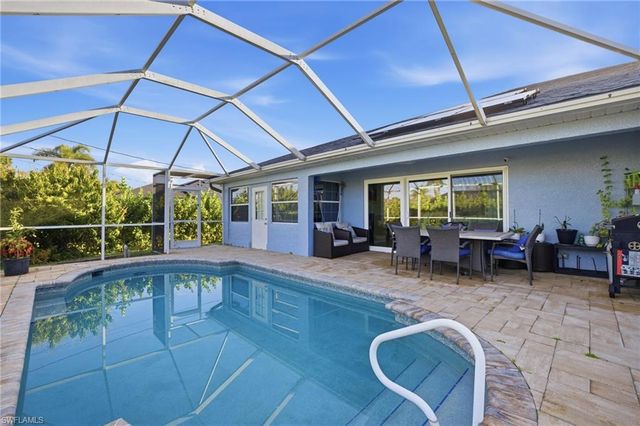 1112 SW 9th CT, Cape Coral, FL 33991