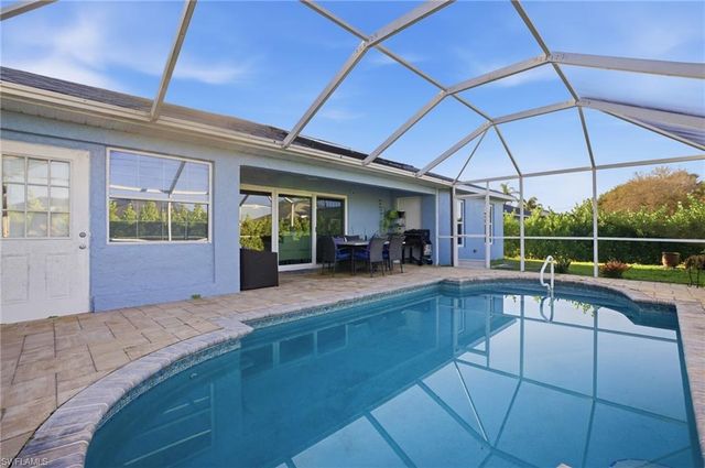 1112 SW 9th CT, Cape Coral, FL 33991