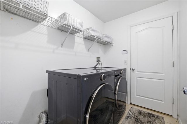 1112 SW 9th CT, Cape Coral, FL 33991