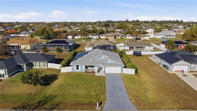 1112 SW 9th CT, Cape Coral, FL 33991