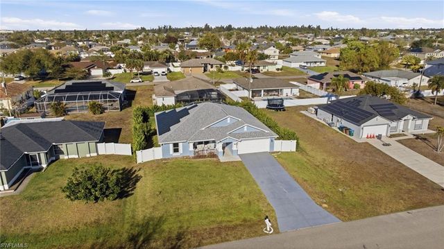 1112 SW 9th CT, Cape Coral, FL 33991