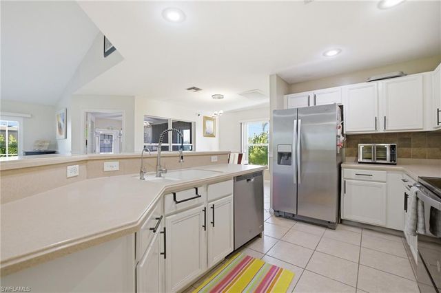 1112 SW 9th CT, Cape Coral, FL 33991