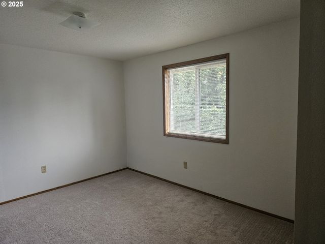 13001 Ne 83RD St, Vancouver, WA 98682