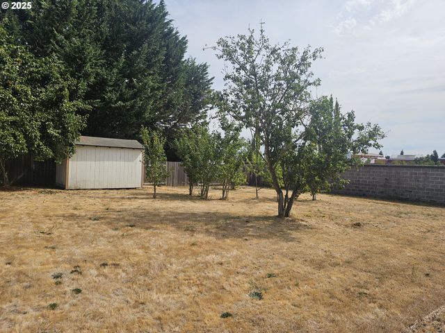 13001 Ne 83RD St, Vancouver, WA 98682