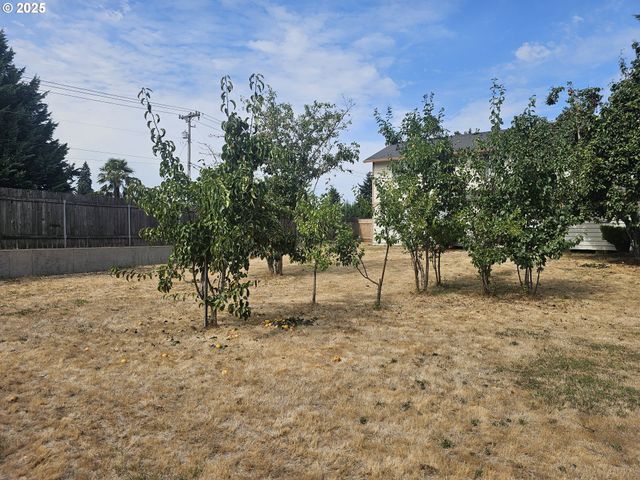 13001 Ne 83RD St, Vancouver, WA 98682