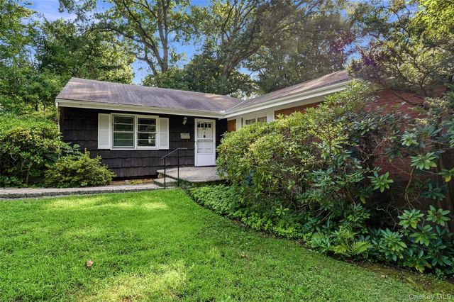 7 Overhill Road, New Rochelle, NY 10804