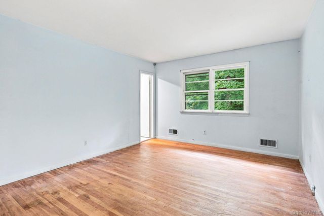 7 Overhill Road, New Rochelle, NY 10804