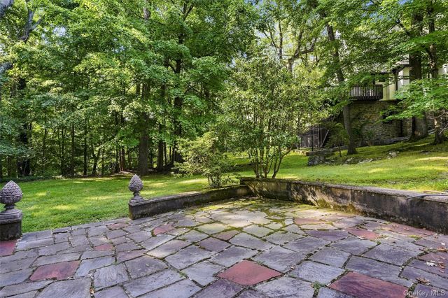 7 Overhill Road, New Rochelle, NY 10804