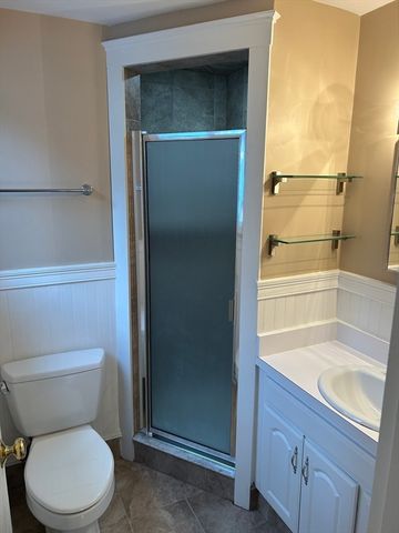 11 Debra Ln, Framingham, MA 01701