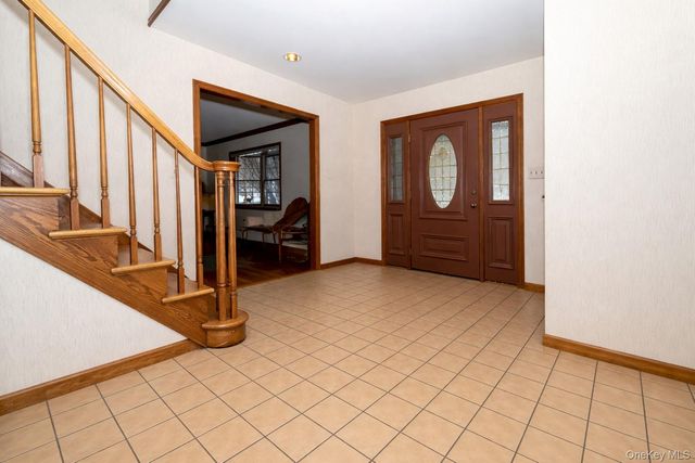 3 Danielle Court, Montebello, NY 10901