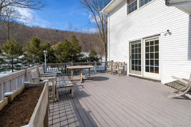 3 Danielle Court, Montebello, NY 10901