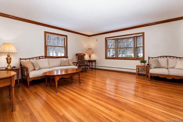 3 Danielle Court, Montebello, NY 10901