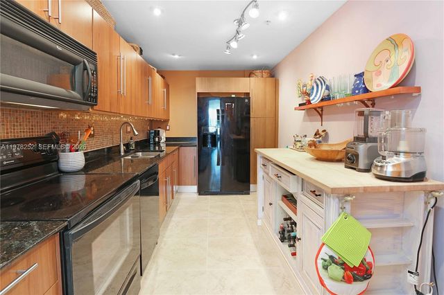 3001 S Ocean Drive 411, Hollywood, FL 33019